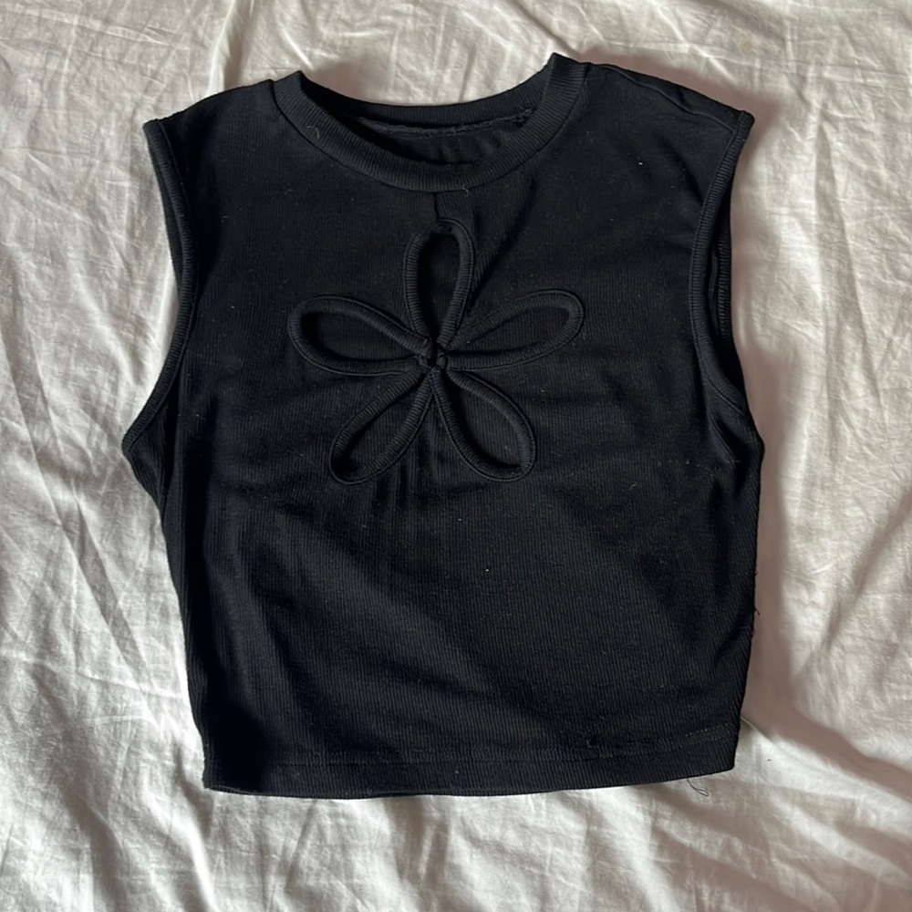 Black crop floral top